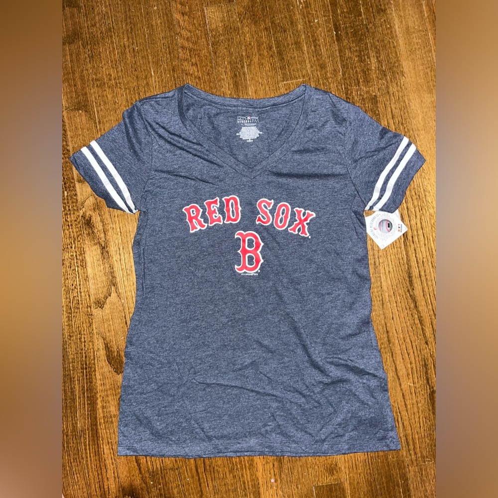 Boston Red Sox women’s V neck Old Navy shirt medium